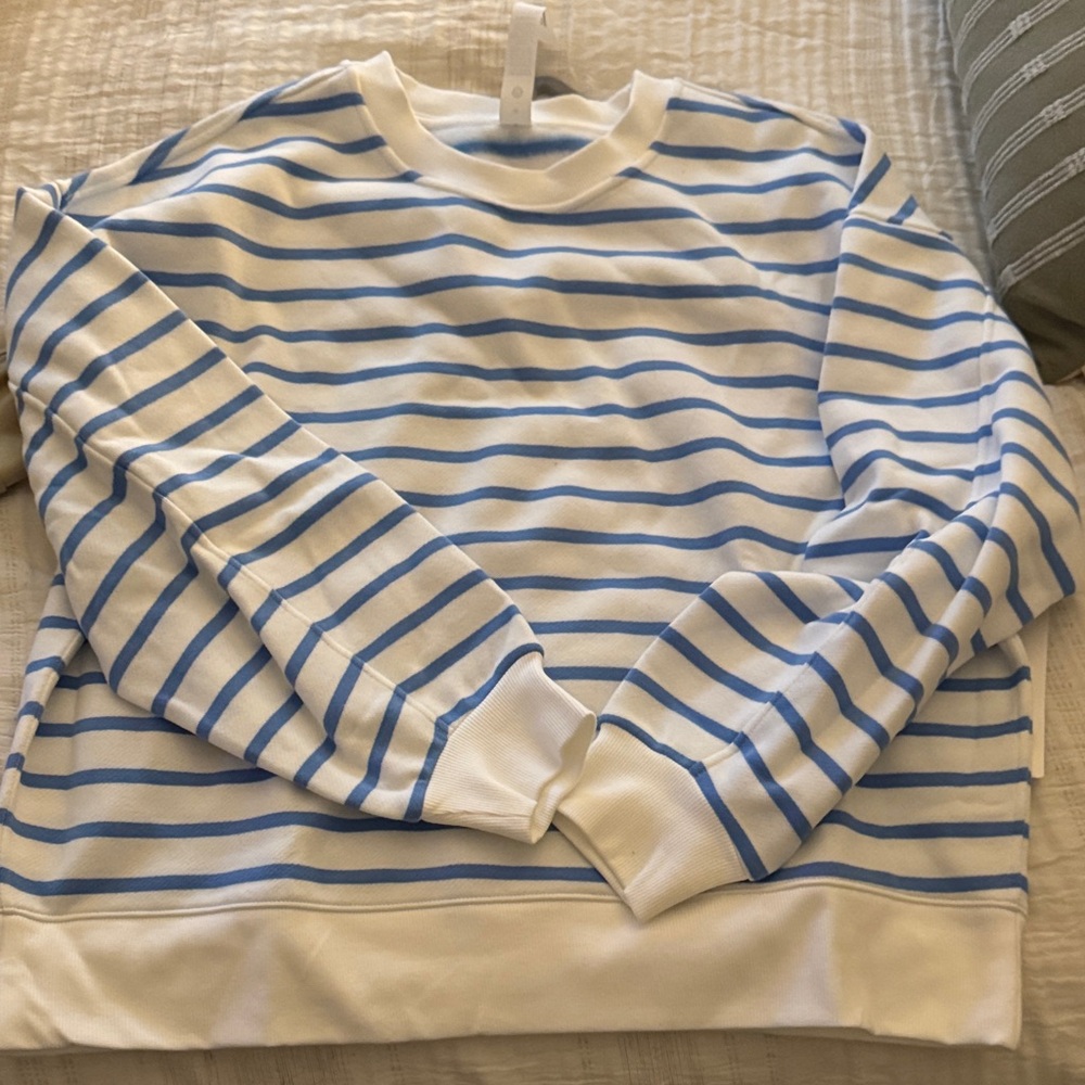 Lululemon sweatshirt